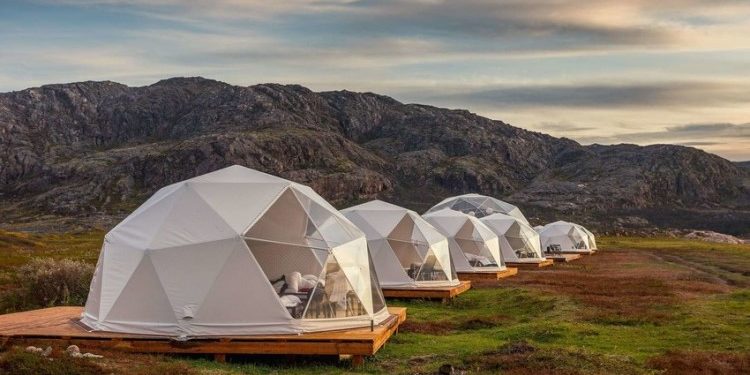 Технология изготовления и последующей установки глэмпингов: каким правилам следовать