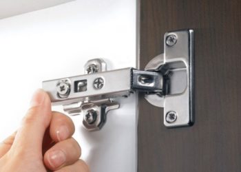 Пошаговая инструкция по регулировке дверей: каким правилам следовать