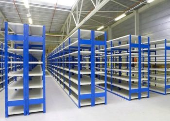 Металлические складские стеллажи: основные параметры и применение