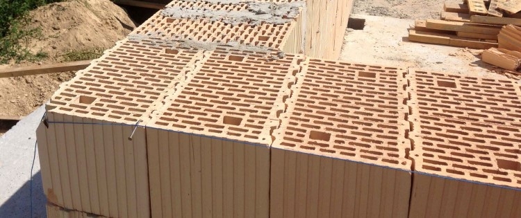 Технология возведения зданий из керамического блока Кеraterm: каким правилам следовать