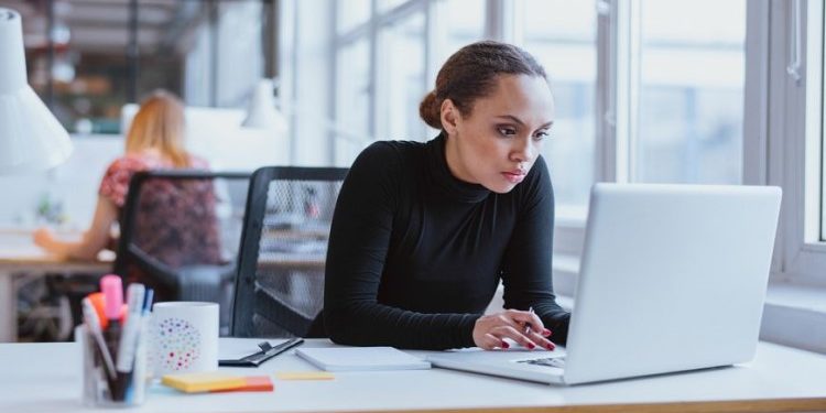 Почему стоит найти работу за пределами родной страны и как это сделать