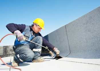 Как осуществляется ремонт мембранной кровли: основные правила