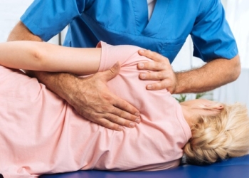 Кто такой остеопат и чем он занимается: особенности профессии