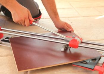 Полезные советы по выбору ручного плиткореза: на какие нюансы обратить внимание