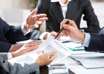 Что выгоднее и проще открыть начинающему предпринимателю: ИП или ООО