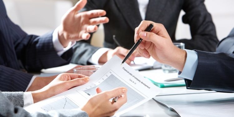 Что выгоднее и проще открыть начинающему предпринимателю: ИП или ООО