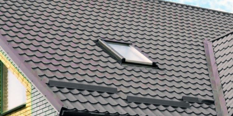 Преимущества и правила установка снегозадержателей для крыши: как действовать