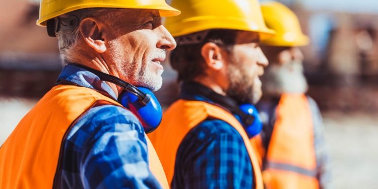 Что такое технический надзор за ремонтом квартир: его особенности