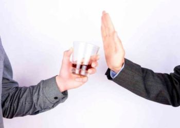 Как можно помочь человеку на ранних стадиях алкогольной зависимости