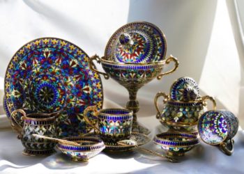 Чем элитный фарфор отличается от обычного и какими преимуществами он обладает