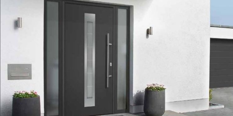 Таємниці правильного встановлення вхідних дверей: що знадобиться