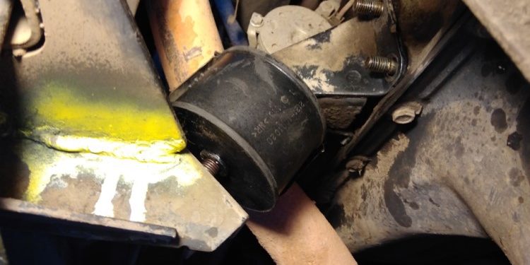 Как осуществляется установка подушки двигателя NIVA Chevrolet: правила работы