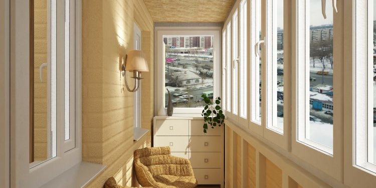 Из каких этапов состоит процесс внутренней обшивки балкона под ключ в Киеве: его особенности