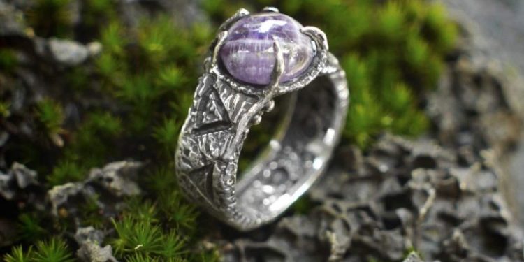 Разновидности серебряных колец и полезные советы по их выбору