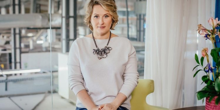 В чем заключается причина отъезда Анастасии Татуловой из России