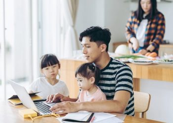 Як встигати все: корисні поради щодо виховання дитини і ведення побуту