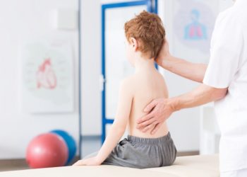 Чем опасен сколиоз у ребенка и как действовать для его профилактики