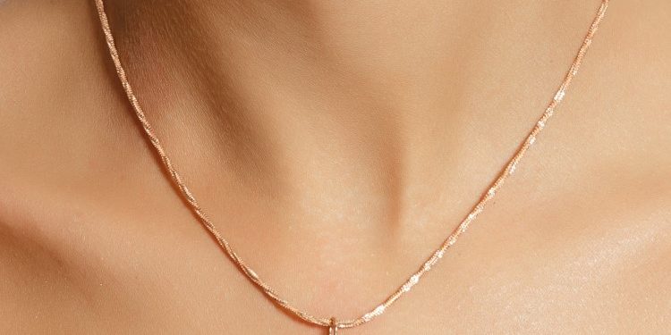 Преимущества приобретения золотой подвески и полезные советы по ее выбору