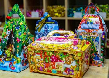 Как выбрать хороший сладкий новогодний подарок для ребенка: полезные советы