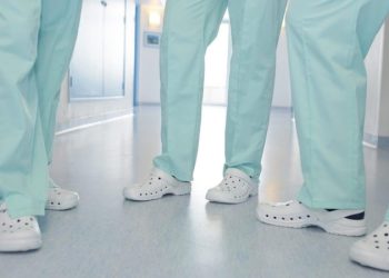 Выбираем медицинские крокс: каким требованиям они должны соответствовать