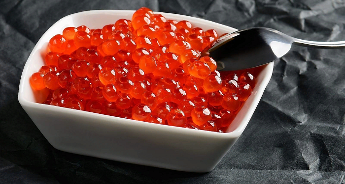 Почему нужно добавлять в рацион питания красную икру