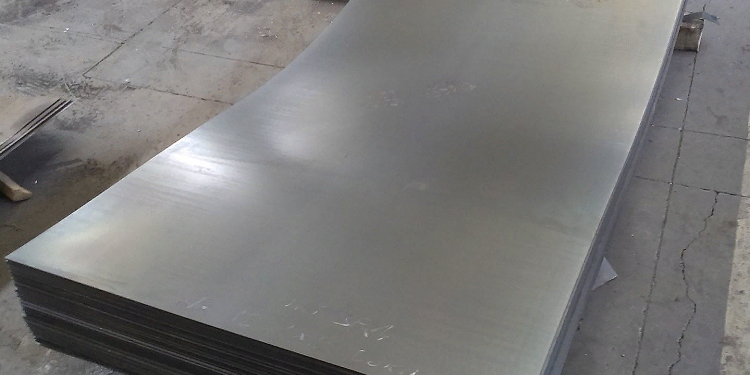 Лист холоднокатаный стальной: достоинства и применение