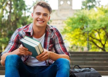 До якої компанії звернутися, якщо вам необхідно замовити магістерську роботу