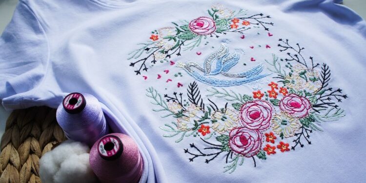 Основные сведения об особенностях машинной вышивки на одежде