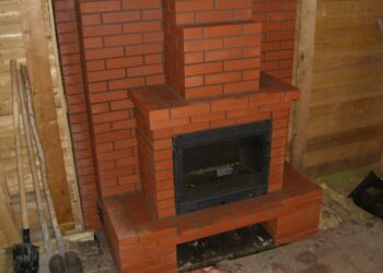 Яких правил необхідно дотримуватися в процесі використання чавунної топки