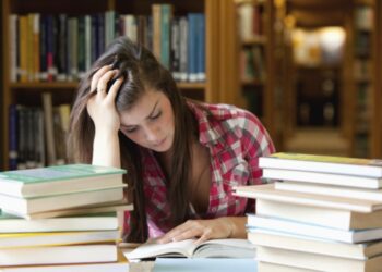 Куда обратиться, если вам необходимо приобрести диплом украинского ВУЗа