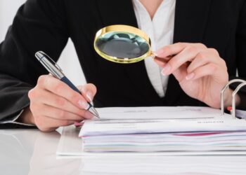 Особенности сверки документов: что представляет собой процесс апостиля