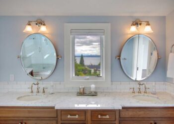 Тонкости и нюансы подбора зеркала в ванную комнату