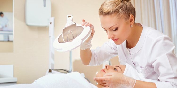 Переваги звернення за косметологічною технікою в ALFA Medical