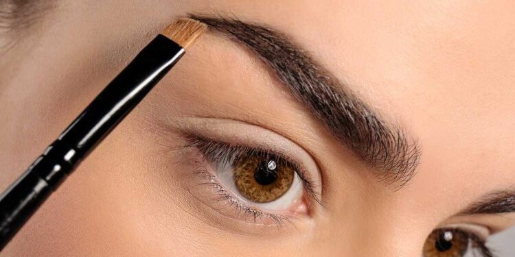 Різновиди фарб для брів і їх головні особливості: яку обрати та чому