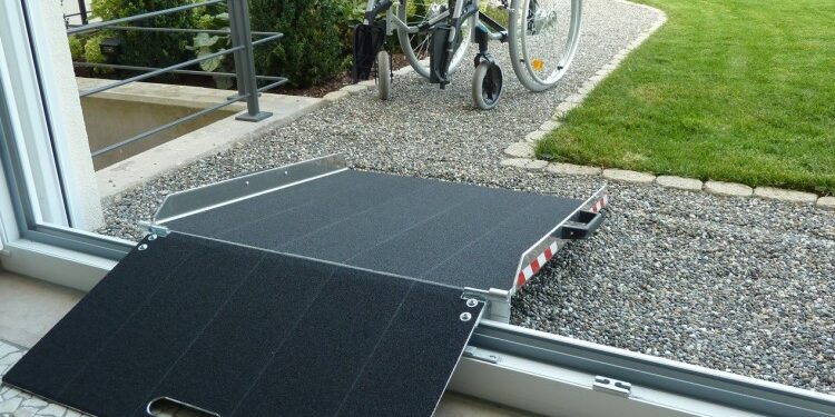 Технология монтажа мобильного пандуса: каких правил придерживаться