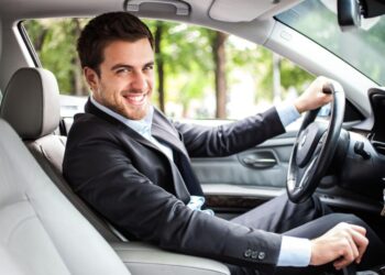 О приобретении каких вещей обязательно должен позаботиться автомобилист