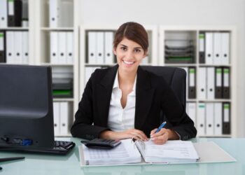 Что представляет собой кадровый учет на аутсорсинге: его особенности