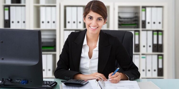 Что представляет собой кадровый учет на аутсорсинге: его особенности