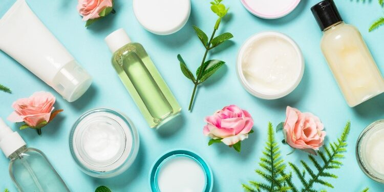 До якої компанії звернутися, якщо ви хочете замовити виготовлення косметики