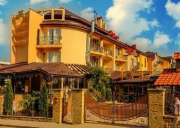 Що варто знати про готель “Дворик Лева”: його особливості та переваги