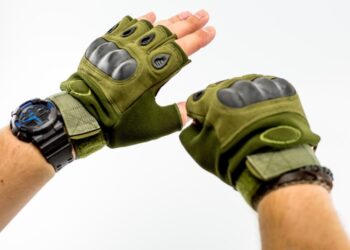 Как выбрать качественные тактические перчатки: перечень требований к ним