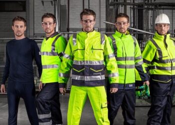 Різновиди спецодягу для літа: з яких матеріалів його виготовляють