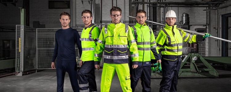 Різновиди спецодягу для літа: з яких матеріалів його виготовляють