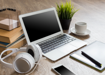 Ноутбук для роботи: переваги та критерії вибір