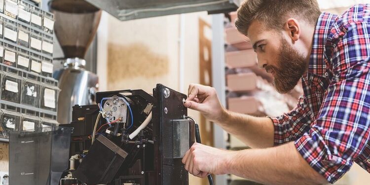 Как действовать, если вам необходимо самостоятельно провести ТО кофемашины