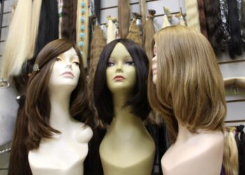 Особливості створення натуральних перук: що для цього потрібно