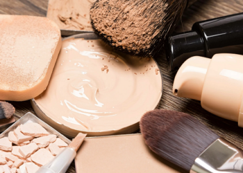 Поради щодо вибору ідеального відтінку та типу тонального крему для різних типів шкіри