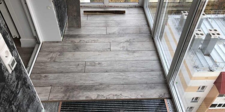 Продлите срок службы балконного пола: гидроизоляция и её роль в защите