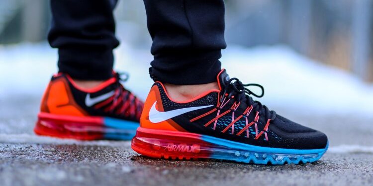 Как выбрать мужские кроссовки: перечень наиболее актуальных моделей