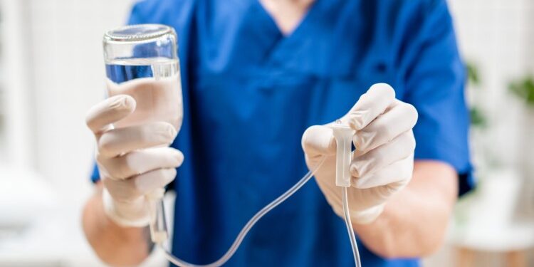 Как вывести человека из запоя: перечень наиболее эффективных методов